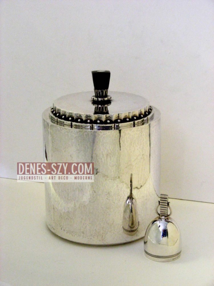 grande boite à thé # 530, argent sterling, dessin de Georg Jensen 1926