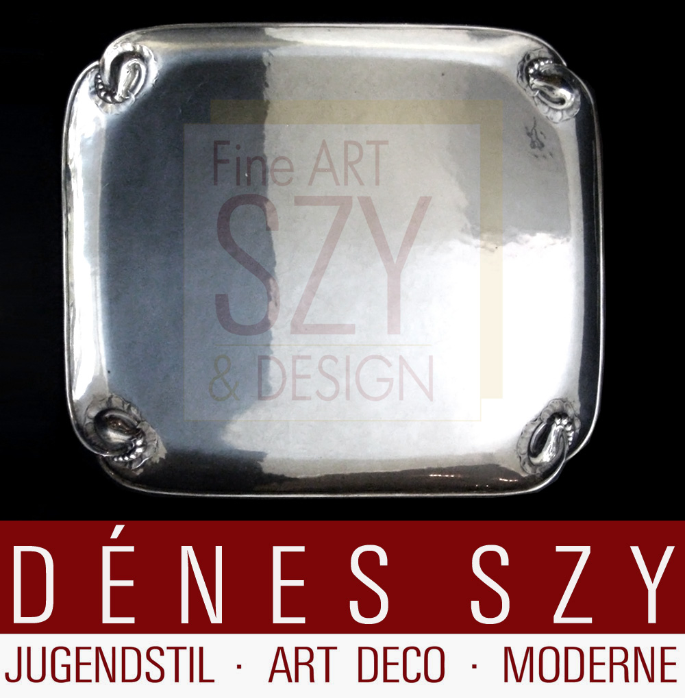 Vassoio rettangolare da portata# 2 B, Motivo "Magnolia" Blossom, Progetto: Georg Jensen 1905, Esecuzione: argentieri Georg Jensen, Copenhagen 1919-27, Danimarca, Argento 925, argento sterling