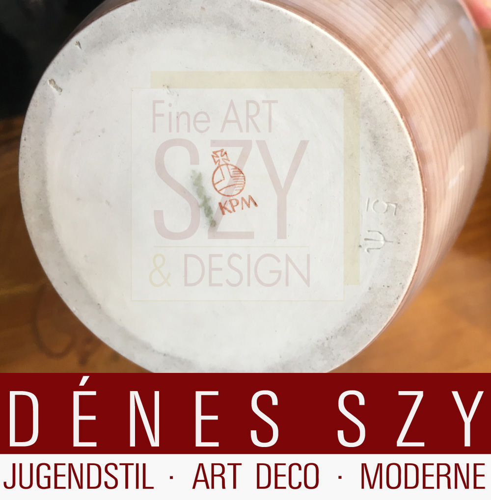 KPM Berlin Porzellan BECHERFORM VASE aus technischer Form, Ausführung 1953