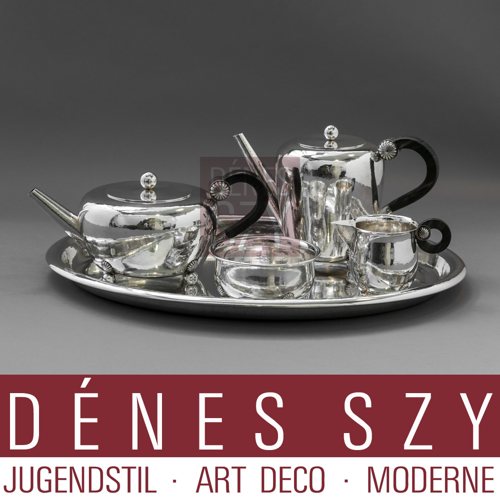 Servizio da tè/caffè in cinque pezzi con vassoio, Design: Paula Straus, Esecuzione: P. Bruckmann and Sons, Heilbronn, Germania ca. 1930
