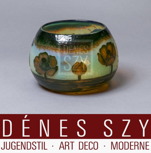 Jugendstil runde Glas Schale von Daum Nancy Frankreich um 1900, symbolistischer Dekor, gehaemmerte Oberflaeche