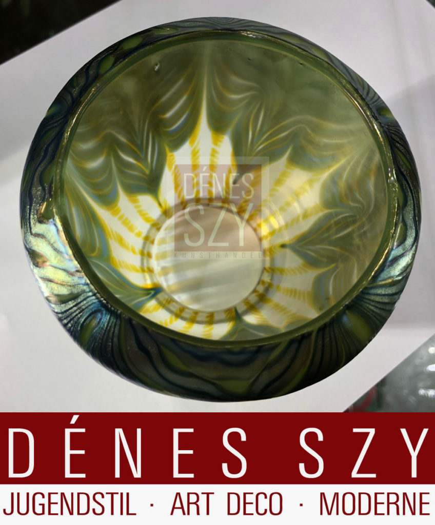 Zelfrespect Auto infrastructuur Art Nouveau glass lampshade Loetz Witwe, pattern phenomena iridescent