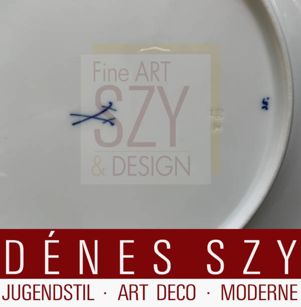 large dinner plate, Meissen Art Nouveau porcelain, Design: wing pattern service, Design and decor, Rudolf Hentschel 1901, Execution: State porcelain manufactory Meissen, Meissen approx. 1905-1910. Germany