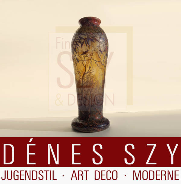 Jugendstil Symbolismus Cameo Glas Vase mit Herbstlaubdekor, Design und Ausführung: Daum Nancy, Frankreich ca. 1910, herausragende Qualität
