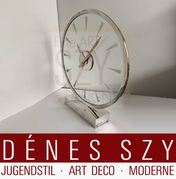 Horloge de table en argent Bauhaus, Design : Gebhard Duve vers 1930, Exécution : Margraf & Co., Berlin vers 1930, argent 800, verre