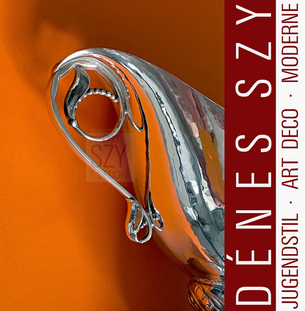 Paar elegante skandinavische Saucieren #177 der Georg Jensen Silberscmide in Sterling silber, Kopenhagen 1930-50.