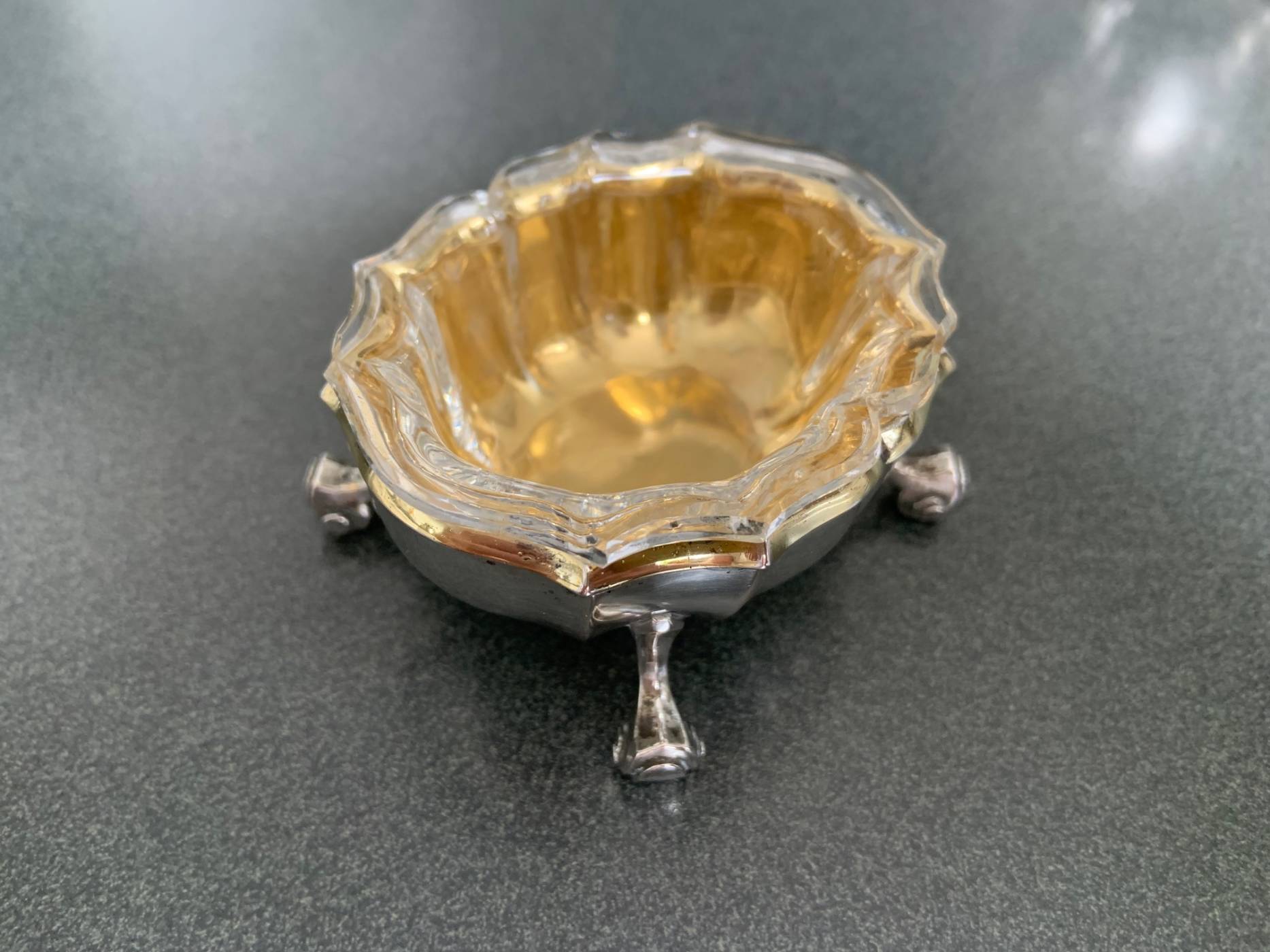 Norddeutsche Salière, Salzfaß, Gewürzbehälter, Barockstil nach Celler Vorbild, Lötiges Silber, Meisters Wilhelm Conrad Josef Lameyer, Hannover Anfang 19. Jahrhundert mit originalem Kristalleinsatz