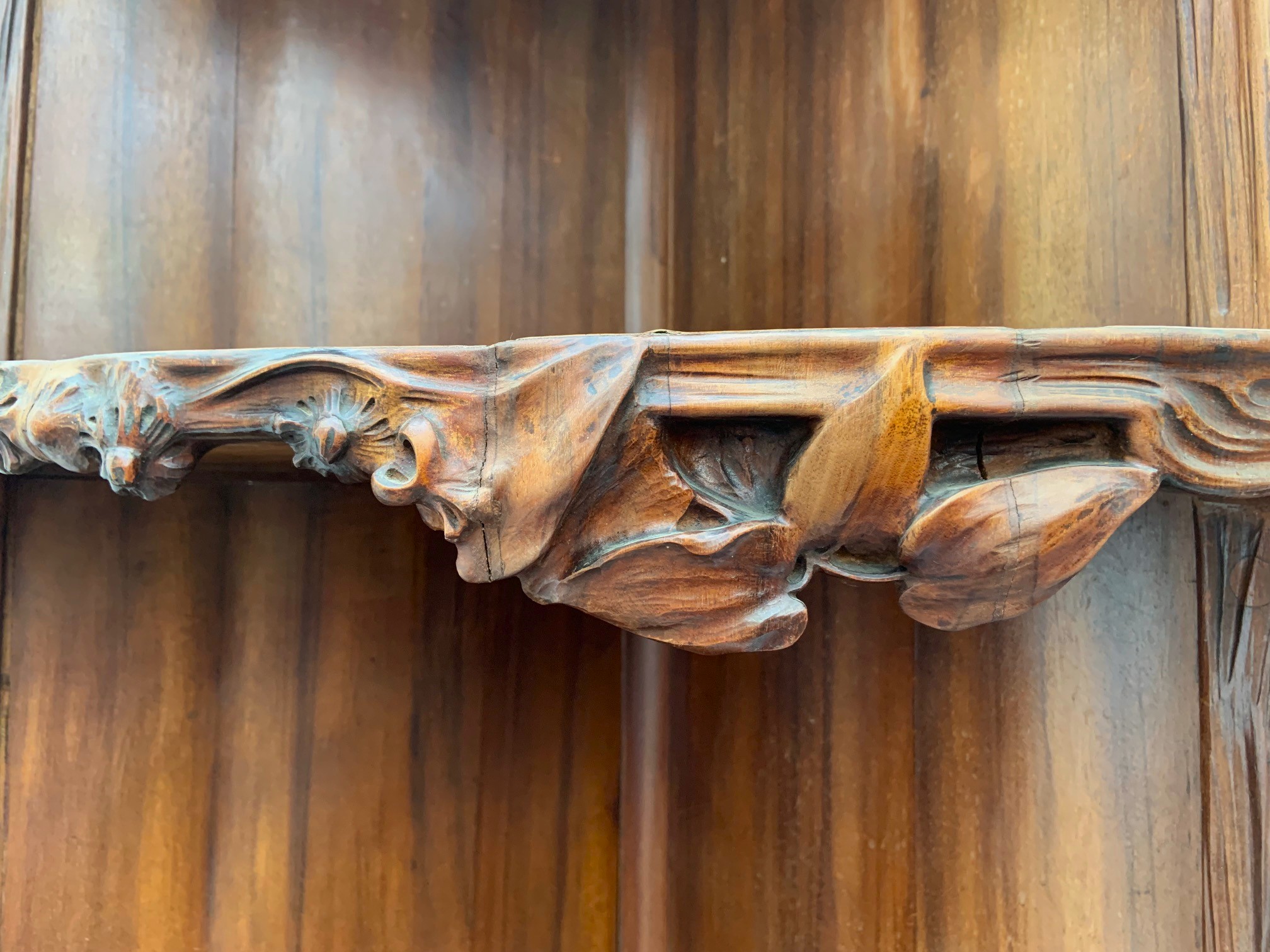 Louis Majorelle Jugendstil Eckschrank Nancy 1900 mit Intarsien