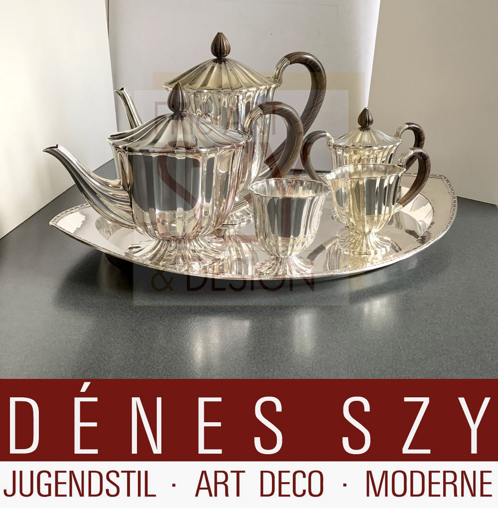 Servizio da tè e caffè in argento, cinque pezzi, Design: Gustav Beran, modello n ° 36 "Paris", Esecuzione: Koninklijke Nederlandse Fabriek van Gouden en Zilveren Werken Gerritsen & Van Kempen, Zeist, Paesi Bassi, argento sterling con manici in legno