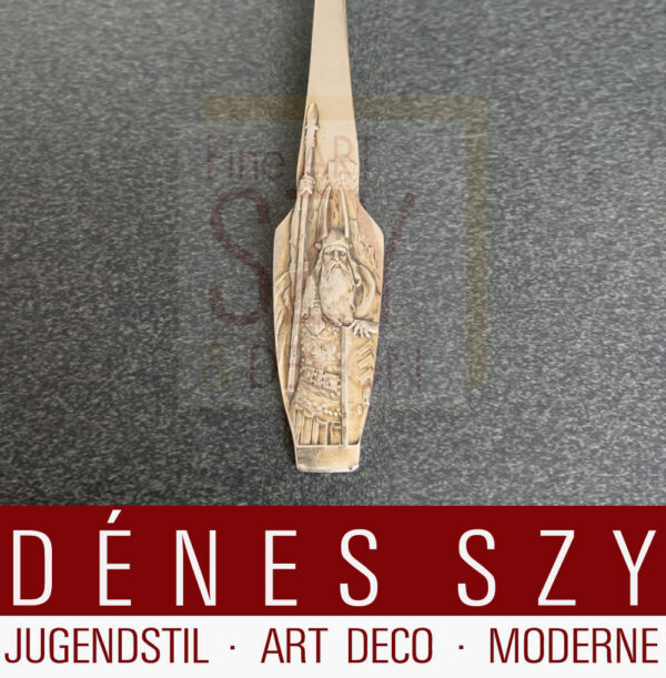 Cucchiaio da servire epoca Art Nouveau, Design: Adolph Amberg 1900, Serie Wagner con motivi delle saghe, opere di Richard Wagner, Esecuzione: Peter Bruckmann e figli Silberwarenfabrik, Heilbronn, Germania, argento 800, expo mondiale 1900