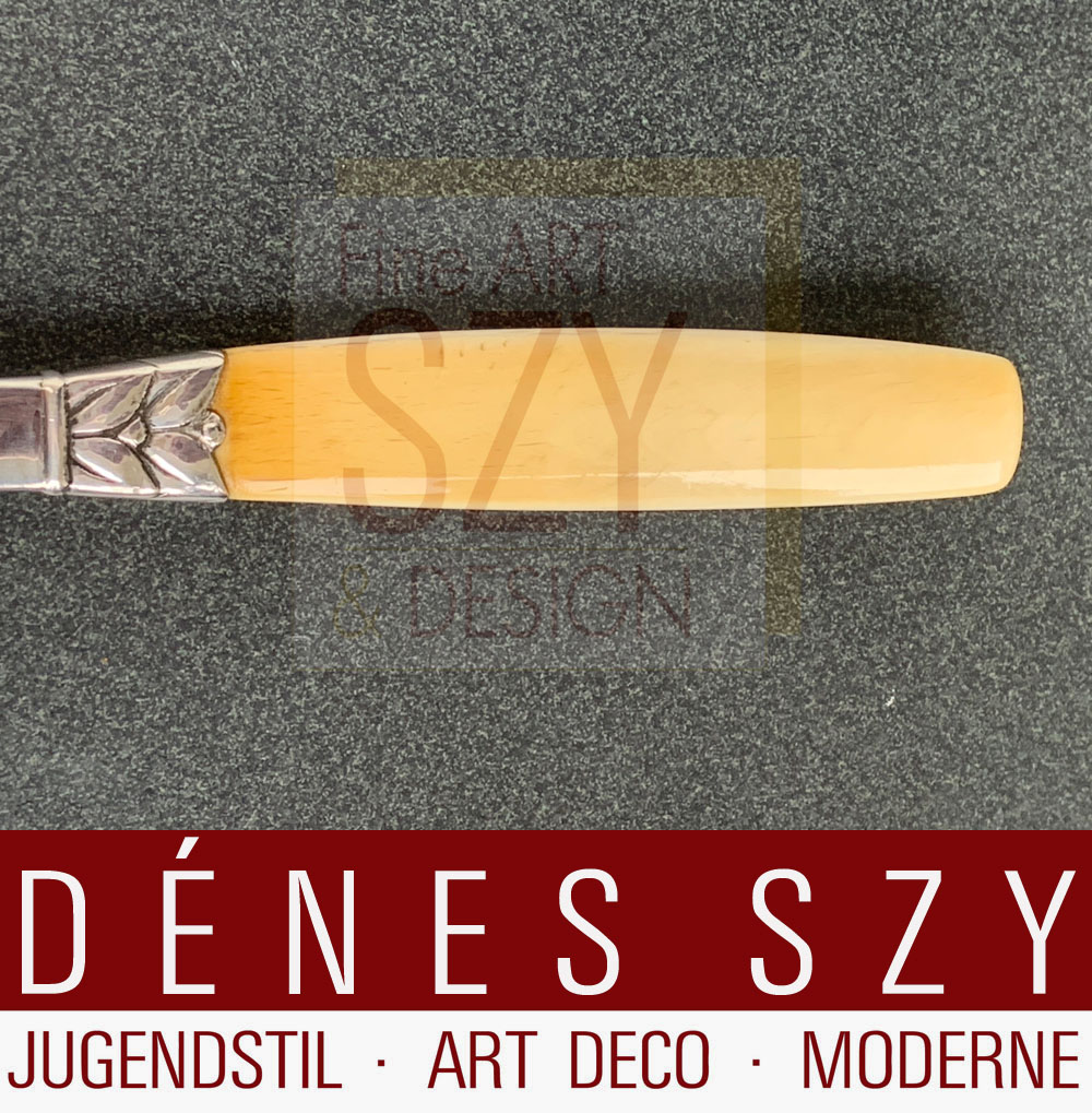 Mestolo per salsa in argento Art Deco, Design ed esecuzione: argentieri Evald Nielsen, Danimarca 1920/30, argento 830, con manico in osso