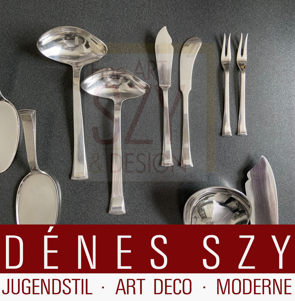 Posate in argento Art Déco fatto a mano per 12 persone, Modello # 32 CONGO, FATTO A MANO, Design: Aage Weimar, Esecuzione: argentieri Evald Nielsen, Danimarca, argento 925 e argento 830, 150 pezzi in totale, nella scatola delle posate originale di CARRS Silver Sheffield