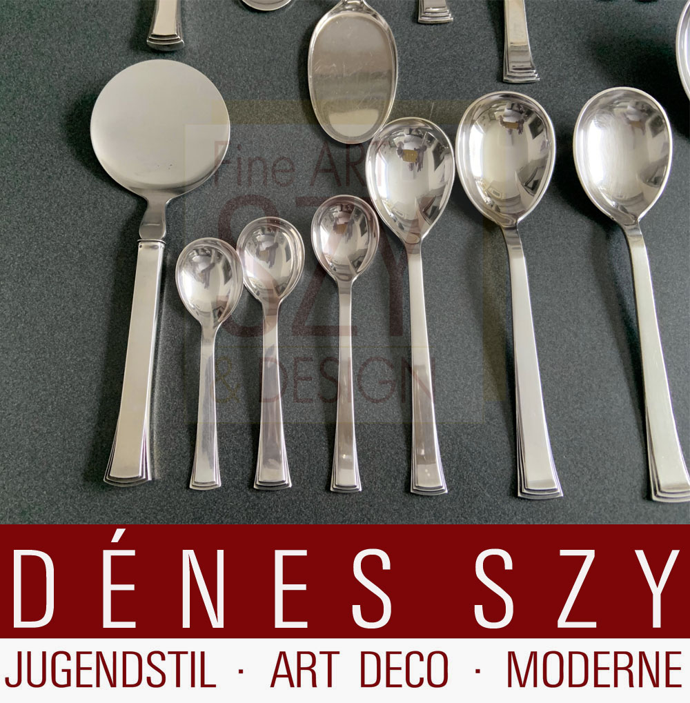 Posate in argento Art Déco fatto a mano per 12 persone, Modello # 32 CONGO, FATTO A MANO, Design: Aage Weimar, Esecuzione: argentieri Evald Nielsen, Danimarca, argento 925 e argento 830, 150 pezzi in totale, nella scatola delle posate originale di CARRS Silver Sheffield