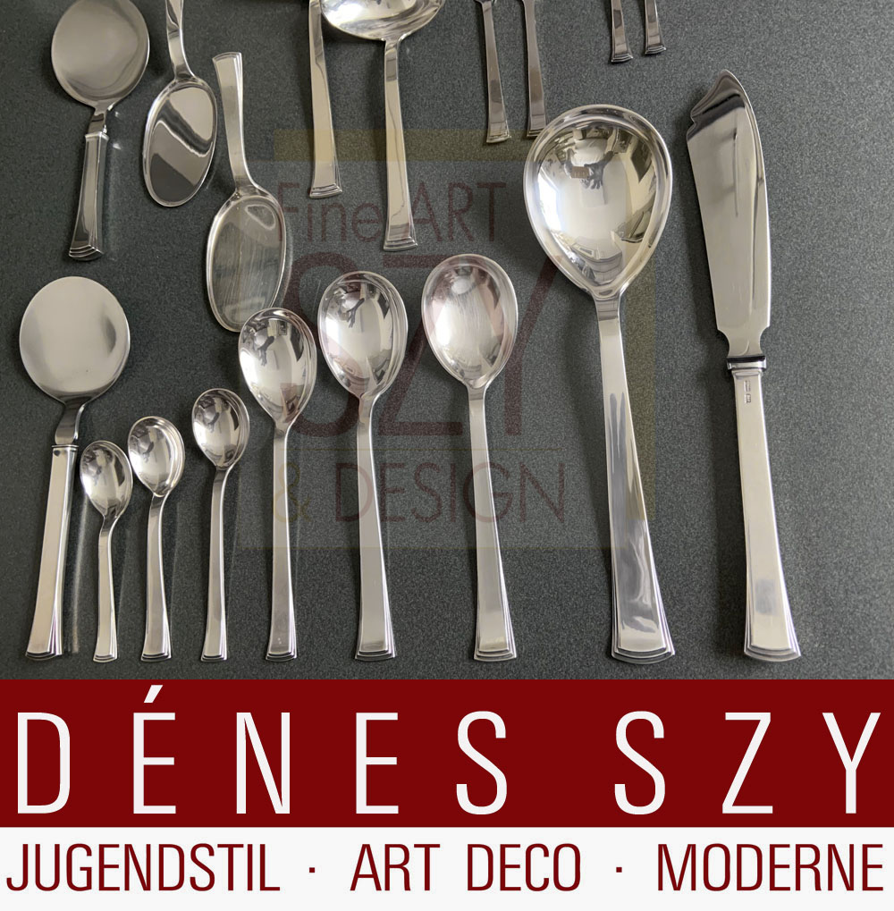 Posate in argento Art Déco fatto a mano per 12 persone, Modello # 32 CONGO, FATTO A MANO, Design: Aage Weimar, Esecuzione: argentieri Evald Nielsen, Danimarca, argento 925 e argento 830, 150 pezzi in totale, nella scatola delle posate originale di CARRS Silver Sheffield