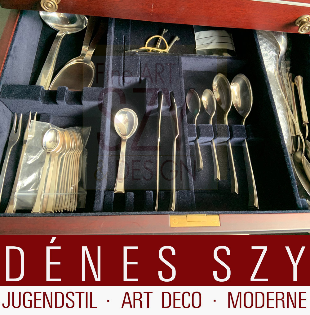 Posate in argento Art Déco fatto a mano per 12 persone, Modello # 32 CONGO, FATTO A MANO, Design: Aage Weimar, Esecuzione: argentieri Evald Nielsen, Danimarca, argento 925 e argento 830, 150 pezzi in totale, nella scatola delle posate originale di CARRS Silver Sheffield