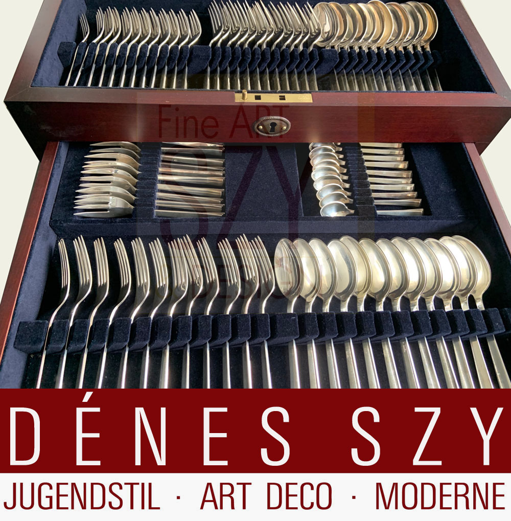 Posate in argento Art Déco fatto a mano per 12 persone, Modello # 32 CONGO, FATTO A MANO, Design: Aage Weimar, Esecuzione: argentieri Evald Nielsen, Danimarca, argento 925 e argento 830, 150 pezzi in totale, nella scatola delle posate originale di CARRS Silver Sheffield