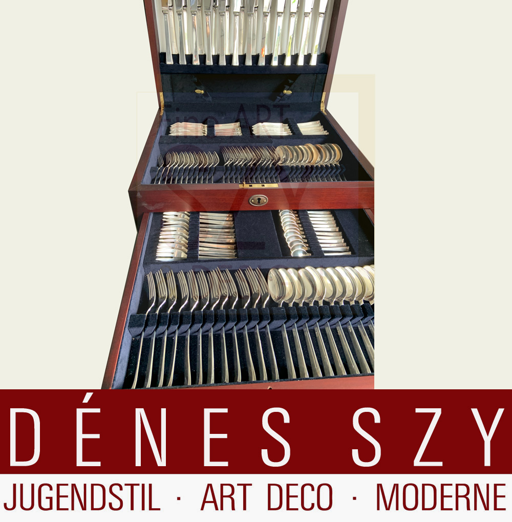 Posate in argento Art Déco fatto a mano per 12 persone, Modello # 32 CONGO, FATTO A MANO, Design: Aage Weimar, Esecuzione: argentieri Evald Nielsen, Danimarca, argento 925 e argento 830, 150 pezzi in totale, nella scatola delle posate originale di CARRS Silver Sheffield