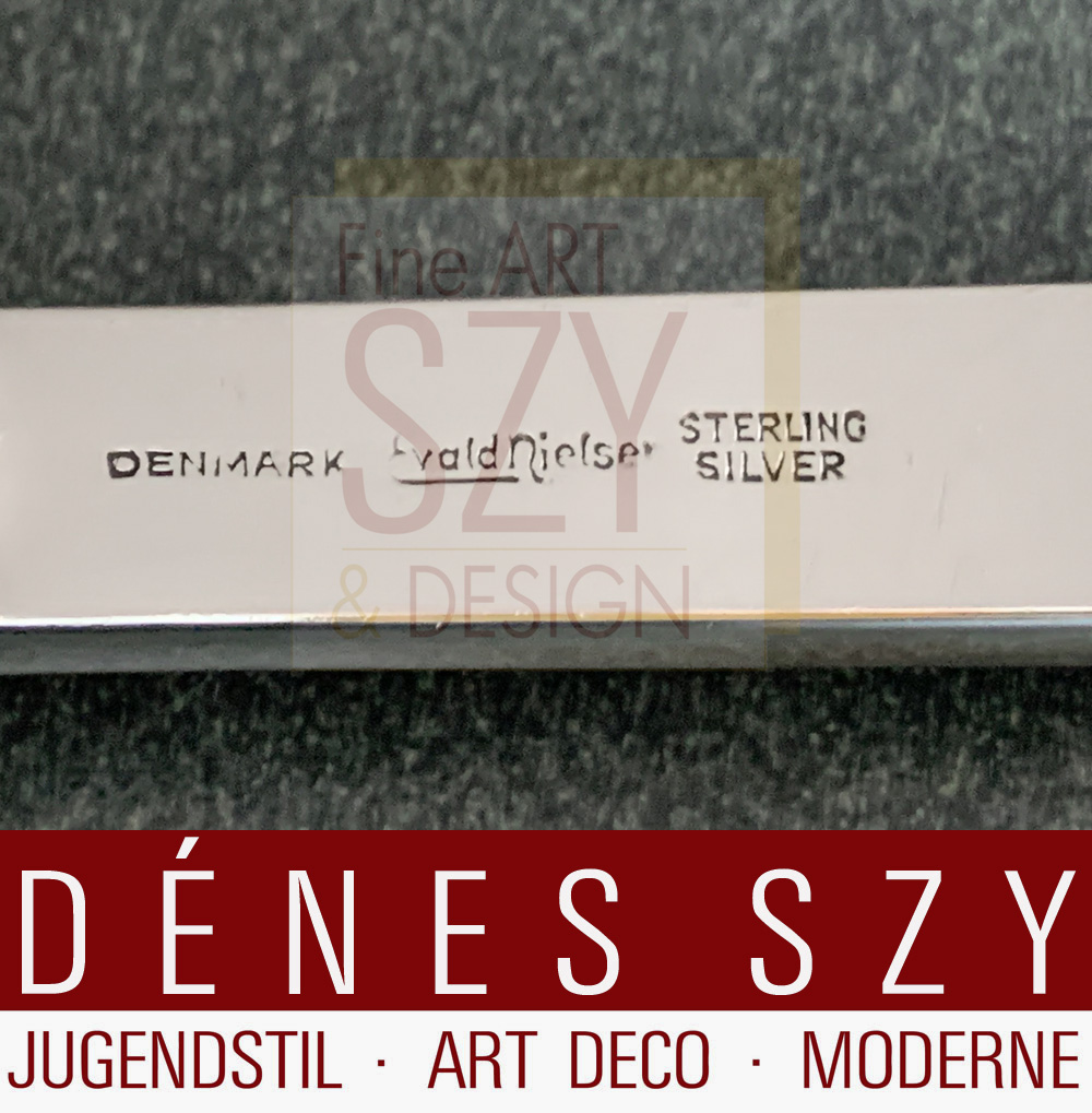 Cucchiaio da dessert, posate in argento Art Déco forgiato a mano, Modello # 32 CONGO, FATTO A MANO, Design: Aage Weimar, Esecuzione: argentiere Evald Nielsen, Danimarca, argento 830/925