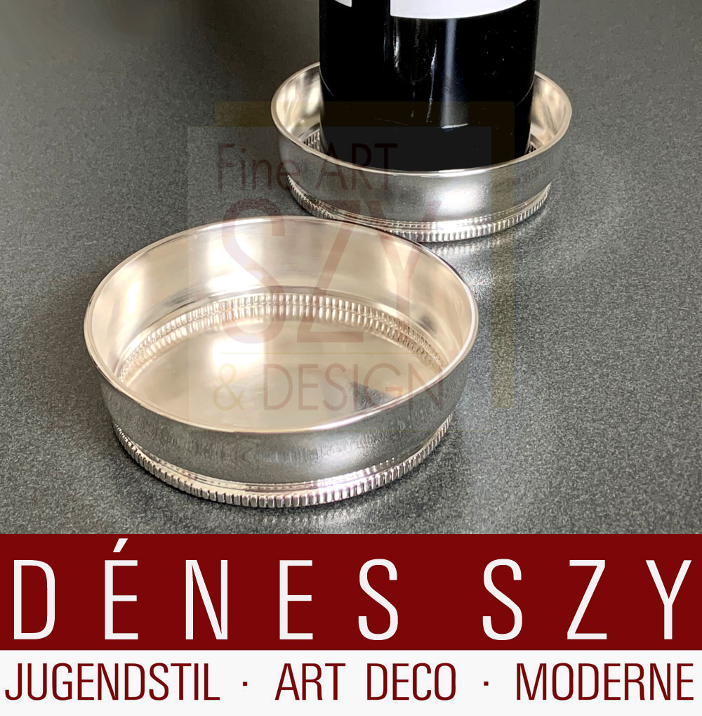 Paio di sottobicchieri in argento, Design ed esecuzione: Gebrüder Kühn Silberwarenfabrik, Schwäbisch Gmünd, Germania anni '50, Argento 925