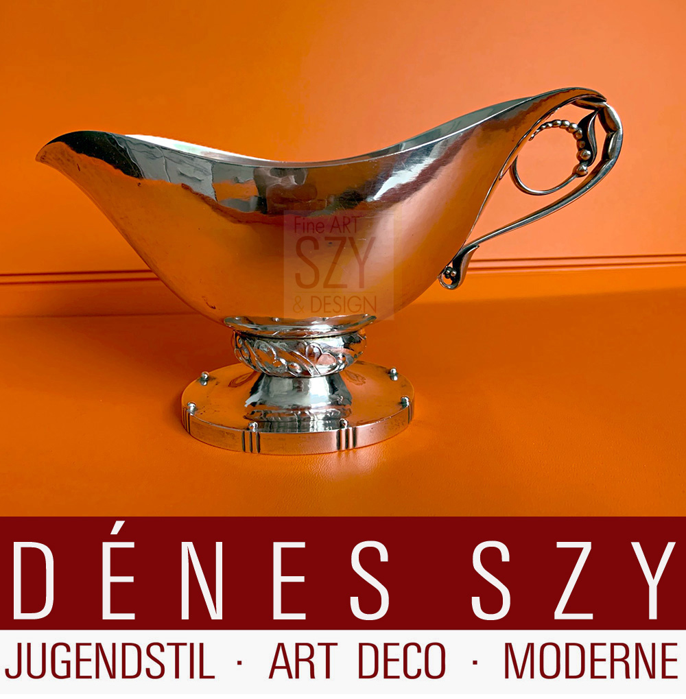 GRANDE SAUCIERE N ° 177, Art nouveau danois en argent, Conception: orfèvre danois Georg Jensen vers 1912, Exécution: orfèvre Georg Jensen, Copenhague vers 1950, Danemark, FAIT MAIN, ARGENT STERLING
