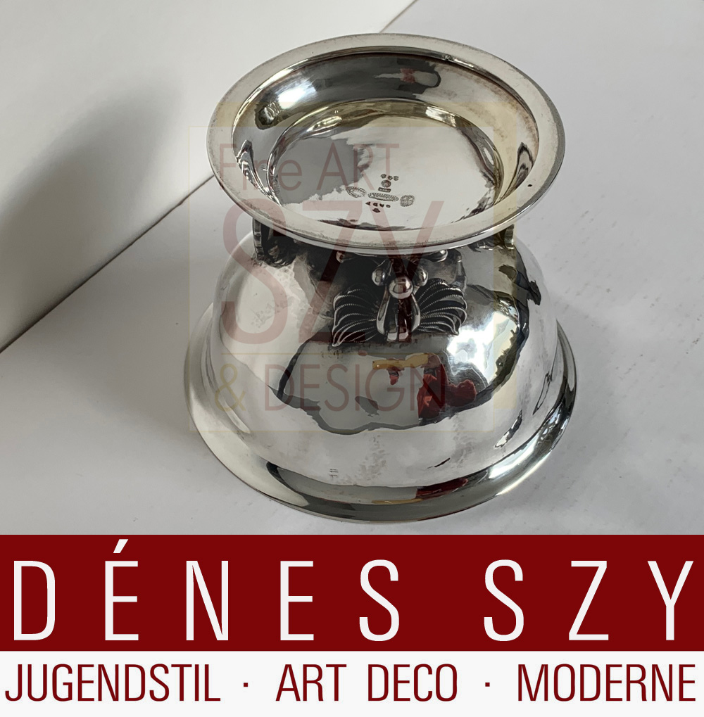 Bomboniera anteguerra, scatola con coperchio n. 429 con cigno come pomello, Design: Johan Rohde 1917, Esecuzione: Georg Jensen argentiere Copenhagen Danimarca 1918 - primissima versione, Argento 830