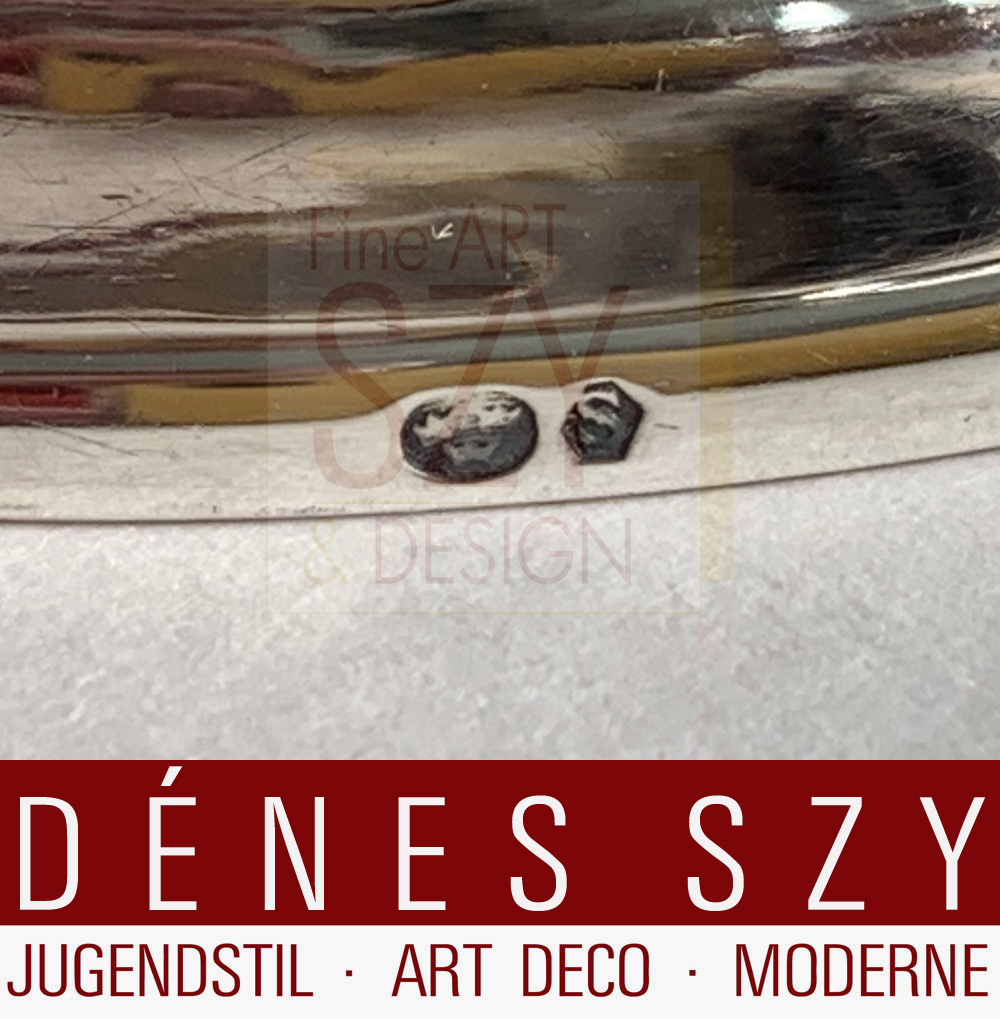 Bomboniera anteguerra, scatola con coperchio n. 429 con cigno come pomello, Design: Johan Rohde 1917, Esecuzione: Georg Jensen argentiere Copenhagen Danimarca 1918 - primissima versione, Argento 830