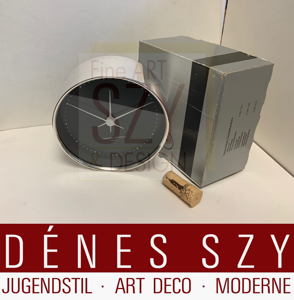 Georg Jensen Wanduhr # 1401, Entwurf: Henning Koppel 1978, Ausführung: Georg Jensen Silberschmiede, Kopenhagen 1999, Daenemark, Silber 925, Sterlingsilber, emailliertes Aluminium und Glas