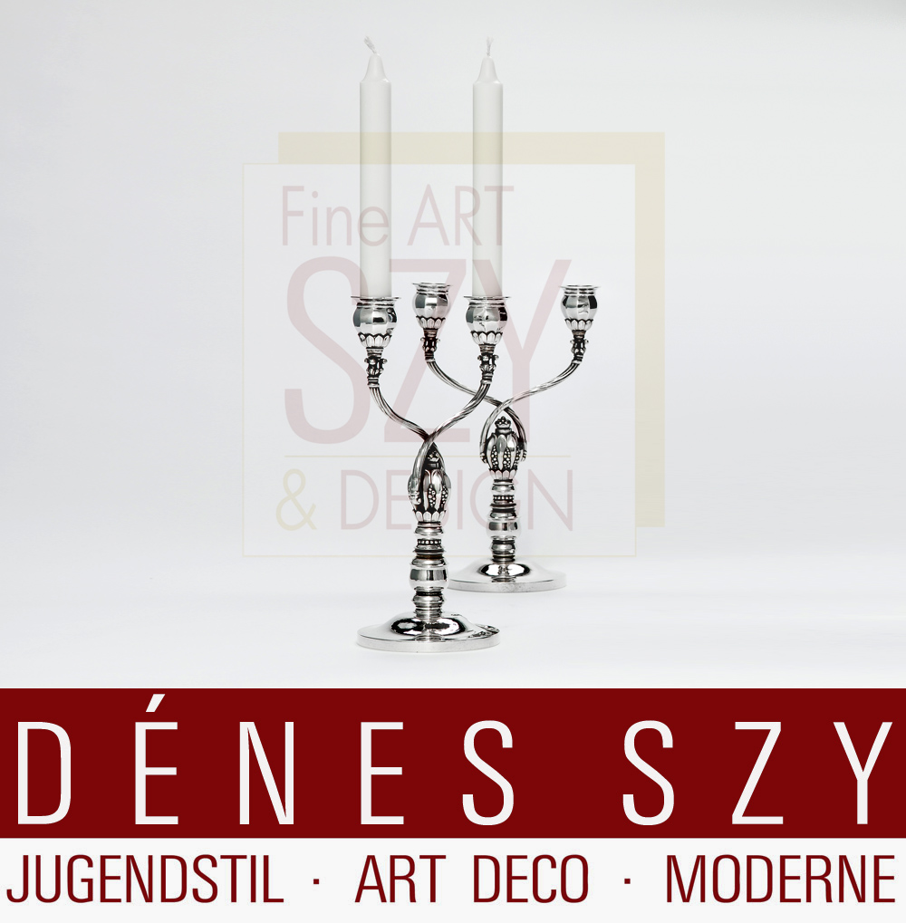 Paar zweiarmige Art Deco Kerzenleuchter #343, Entwurf: Johan Rohde 1920, Ausführung: Georg Jensen Silberschmiede, Kopenhagen 1925-32 ! Sterlingsilber
