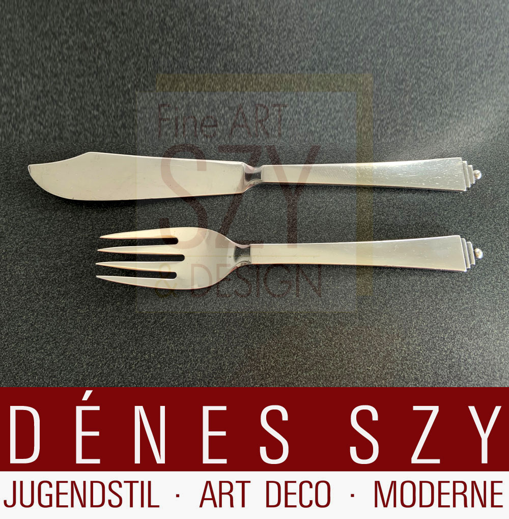 Forchetta e coltello da pesce Art Déco, Modello: piramide # 15, Design: Harald Nielsen 1927 - Collezione Pyramid, Esecuzione: argentieri Georg Jensen, Copenhagen 1933-44, Danimarca, punzoni d'importazione inglesi del 1935, argento sterling
