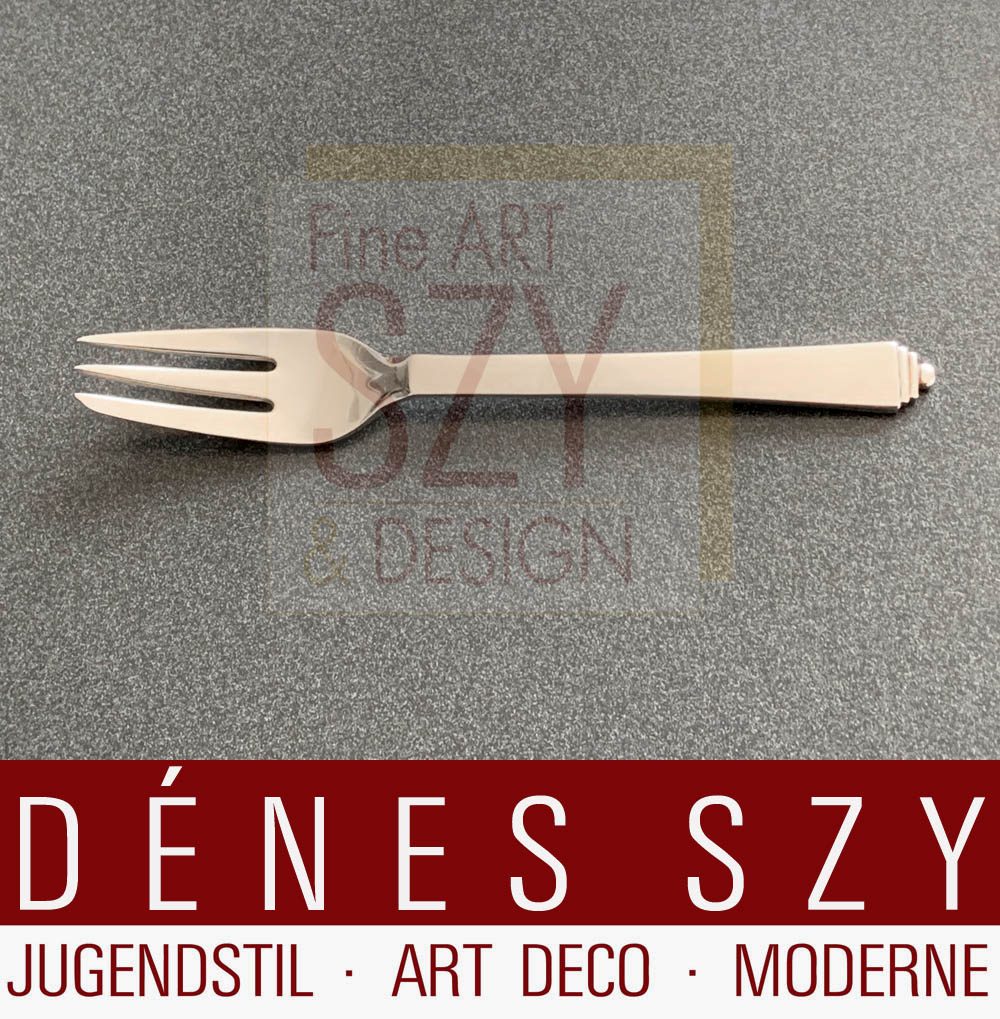 Forchetta da frutta Georg Jensen in argento, forma vecchia, Posate d'argento Art Déco, Modello: piramide 15, Design: Harald Nielsen 1927 - Collezione Pyramid, Esecuzione: argentieri Georg Jensen, Copenhagen 1929 Danimarca, argento 830