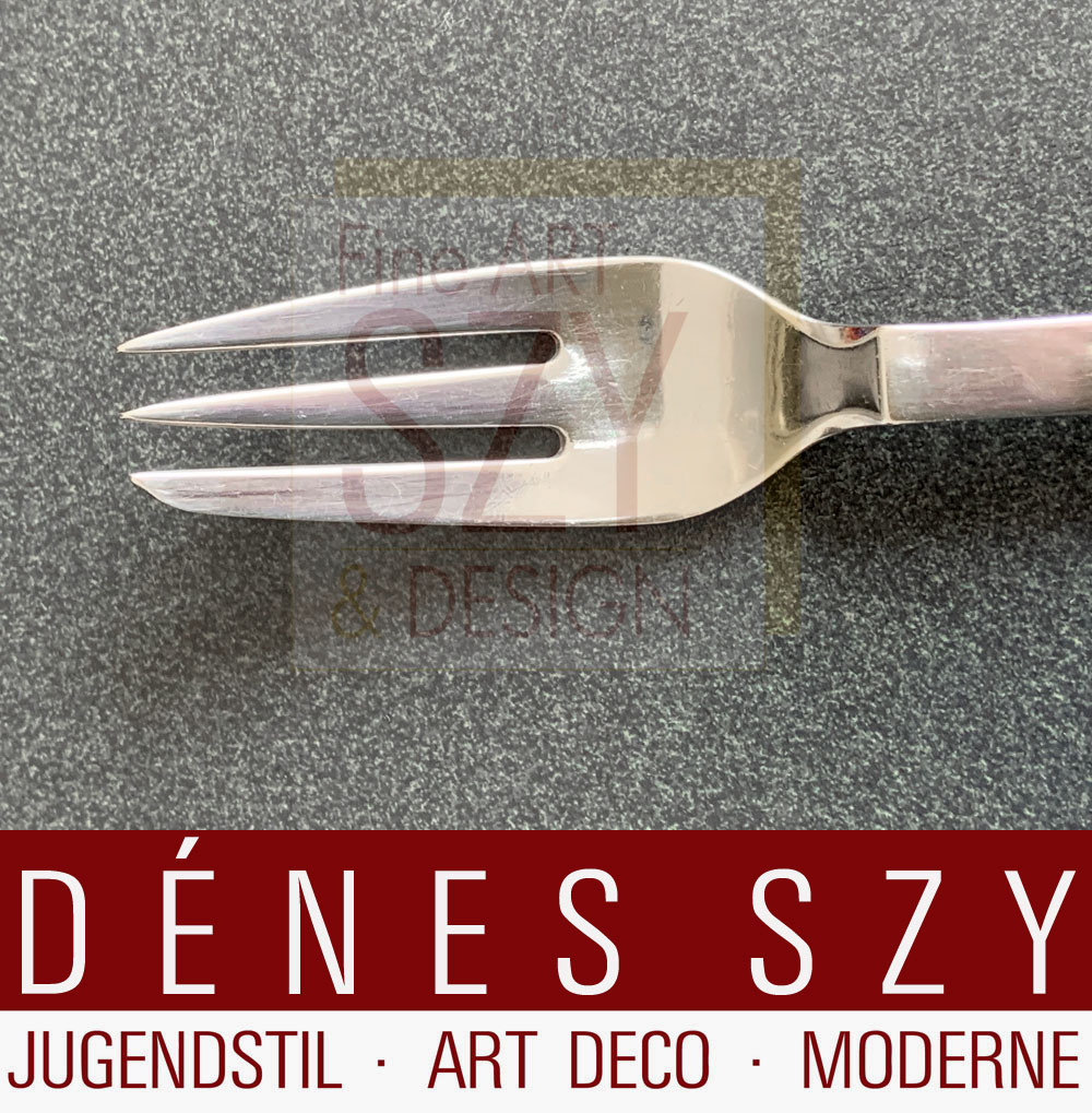 Forchetta da frutta Georg Jensen in argento, forma vecchia, Posate d'argento Art Déco, Modello: piramide 15, Design: Harald Nielsen 1927 - Collezione Pyramid, Esecuzione: argentieri Georg Jensen, Copenhagen 1929 Danimarca, argento 830