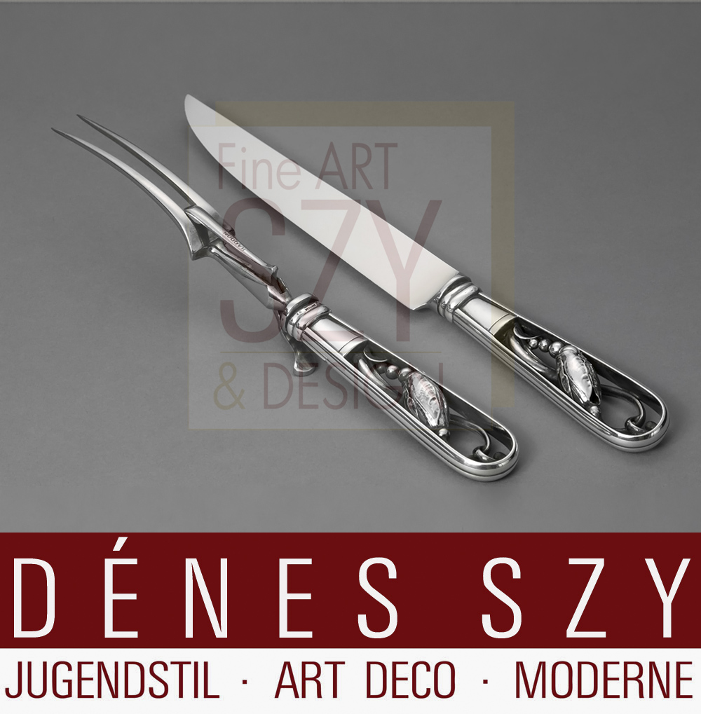 Set da intaglio, coltello da intaglio e forchetta da intaglio, Posate, posate d'argento, Soggetto: Magnolia, collezione BLOSSOM n. 84, Design: Georg Jensen 1919, Esecuzione: argentieri di Georg Jensen, Copenaghen, Danimarca, Argento 925, acciaio