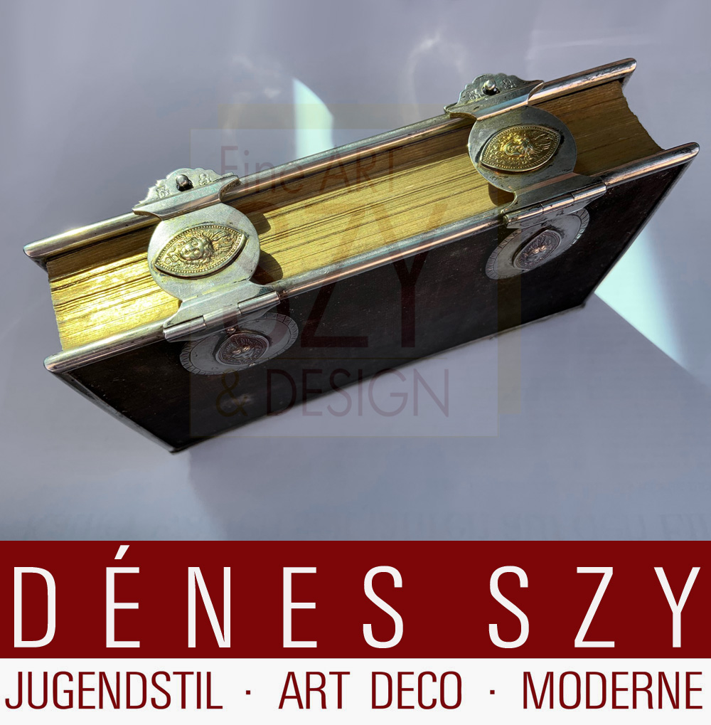 Libro dei canti per la Chiesa e il culto domestico, Pubblicato nel 1811, Ducato di Würzburg e Bamberg, con copertina e dorso bordati in argento, con due fermalibri in argento Empire con medaglioni, pagine di libro con bordi dorati