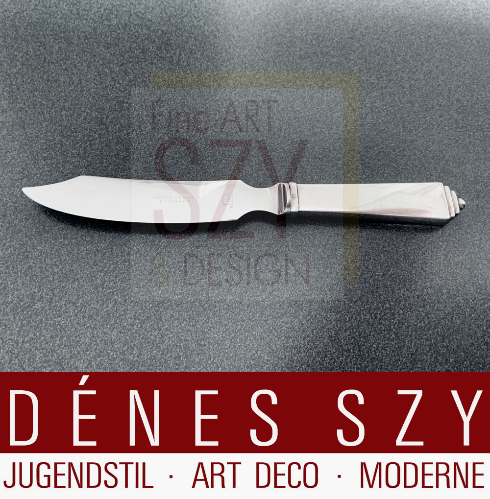 Coltello da formaggio Art Deco con lama in acciaio, Modello: Pyramid, piramide 15, Design: Harald Nielsen 1927, Esecuzione: argentieri Georg Jensen, Copenaghen circa 1950, Danimarca, Argento sterling