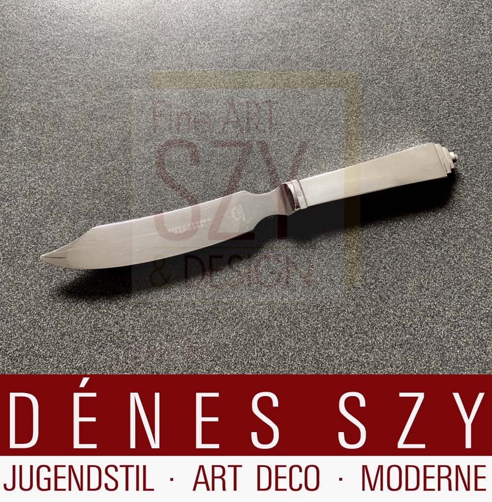Coltello da formaggio Art Deco con lama in acciaio, Modello: Pyramid, piramide 15, Design: Harald Nielsen 1927, Esecuzione: argentieri Georg Jensen, Copenaghen circa 1950, Danimarca, Argento sterling