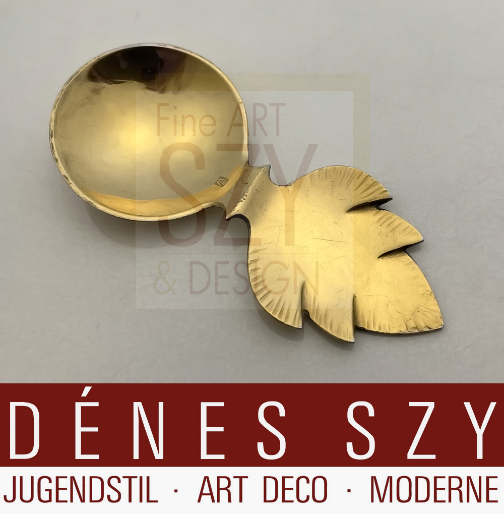 Cucchiaino di zucchero, Design: Ferdinand Richard Wilm (1880-1971) anni '40, Esecuzione: Hermann Julius Wilm, Amburgo Germania 1948-1950 circa, argento 935 (o 925 secondo cucchiaio), placcato in oro