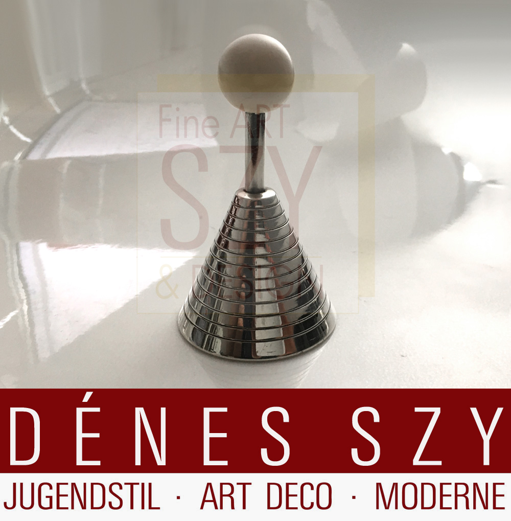 Campanella da tavolo in argento danese Mid Century Modern, Modello # 18, Design: Svend Weihrauch ca.1938, Esecuzione: Frantz Hingelberg argentieri, Kolding Danimarca, Argento 925