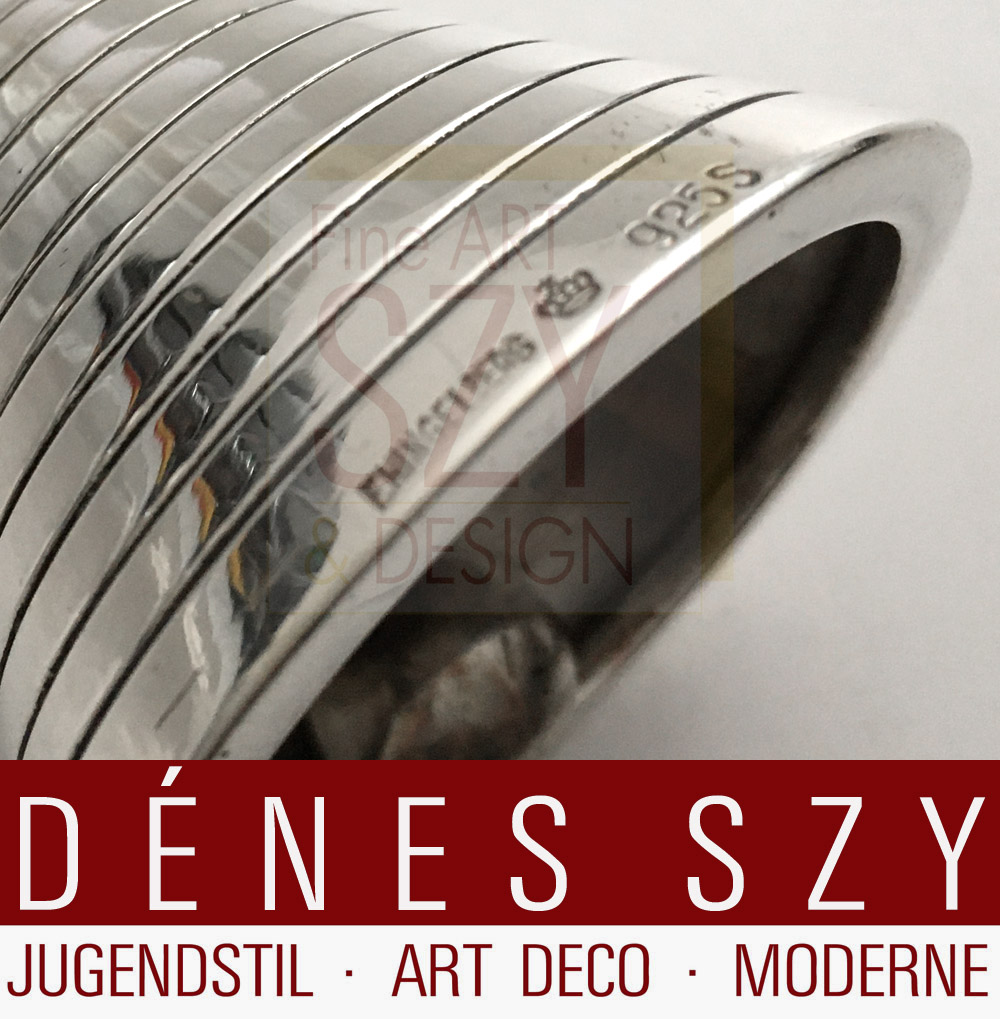 Campanella da tavolo in argento danese Mid Century Modern, Modello # 18, Design: Svend Weihrauch ca.1938, Esecuzione: Frantz Hingelberg argentieri, Kolding Danimarca, Argento 925