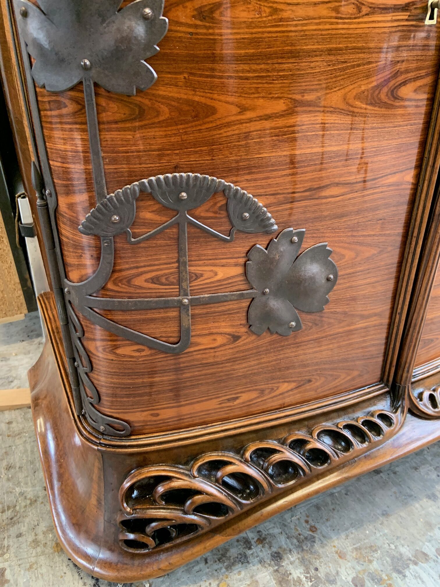 Art Nouveau Salonmöbel, Kabinettschrank Museums Qualität, Design Majorelle für die Weltausstellung Paris 1900