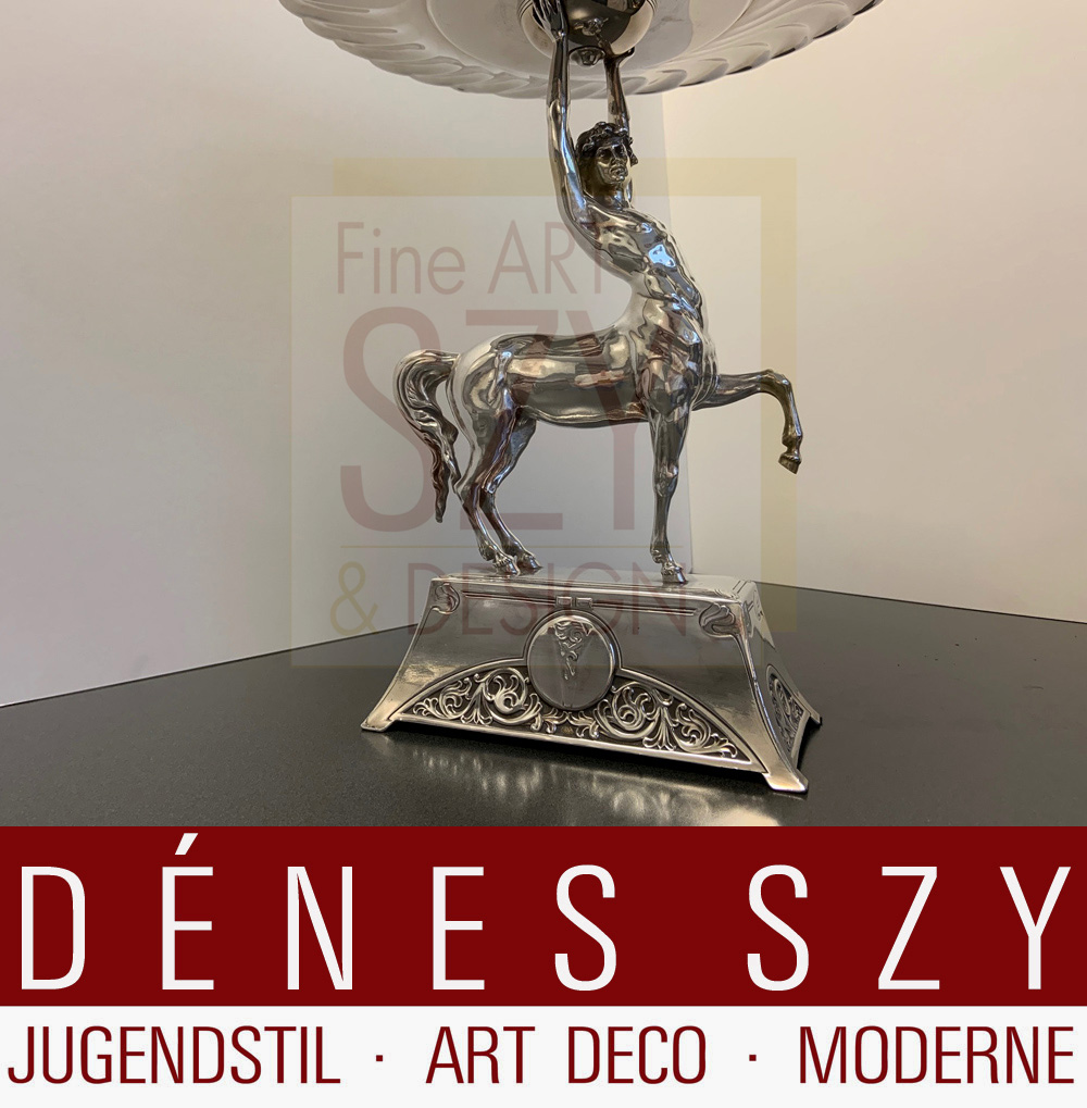 Due centrotavola con centauri, Design ed esecuzione: Württembergische Metallwarenfabrik intorno al 1910, Germania, Metallo, placcato argento, contrassegnato con il numero di modello 404