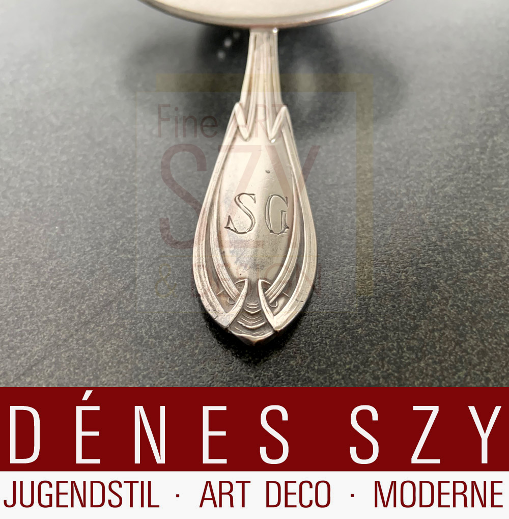 Colino da tè in stile Liberty, Design ed esecuzione: Franz Bahner AG, Duesseldorf Germania ca. 1900, modello 4300, argento 800