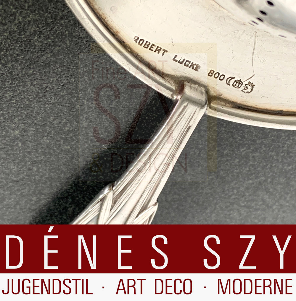 Colino da tè in stile Liberty, Design ed esecuzione: Franz Bahner AG, Duesseldorf Germania ca. 1900, modello 4300, argento 800