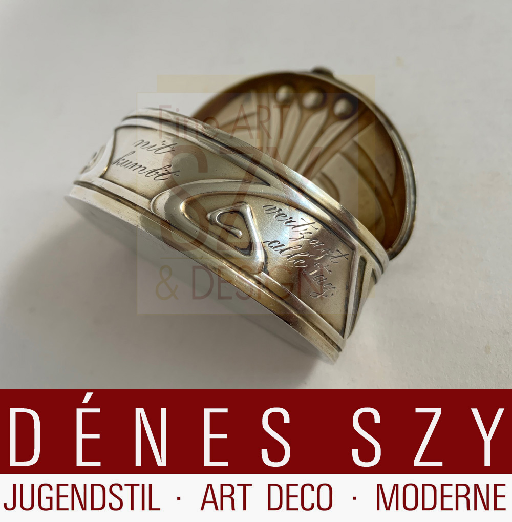 Scatolina con coperchio in argento Art Nouveau, Design: attribuito a Patriz Huber, intorno al 1901, Esecuzione: Martin Mayer, Mainz intorno al 1901, Germania, Argento 800 con delicata placcatura in oro originale