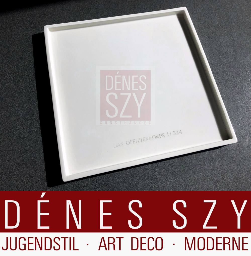 Vassoio quadrato, Forma HALLE, Hallesche Form bianco, Design: Marguerite Friedlaender Wildenhain 1930, Esecuzione: KPM Berlino 1936, Germania, porcellana