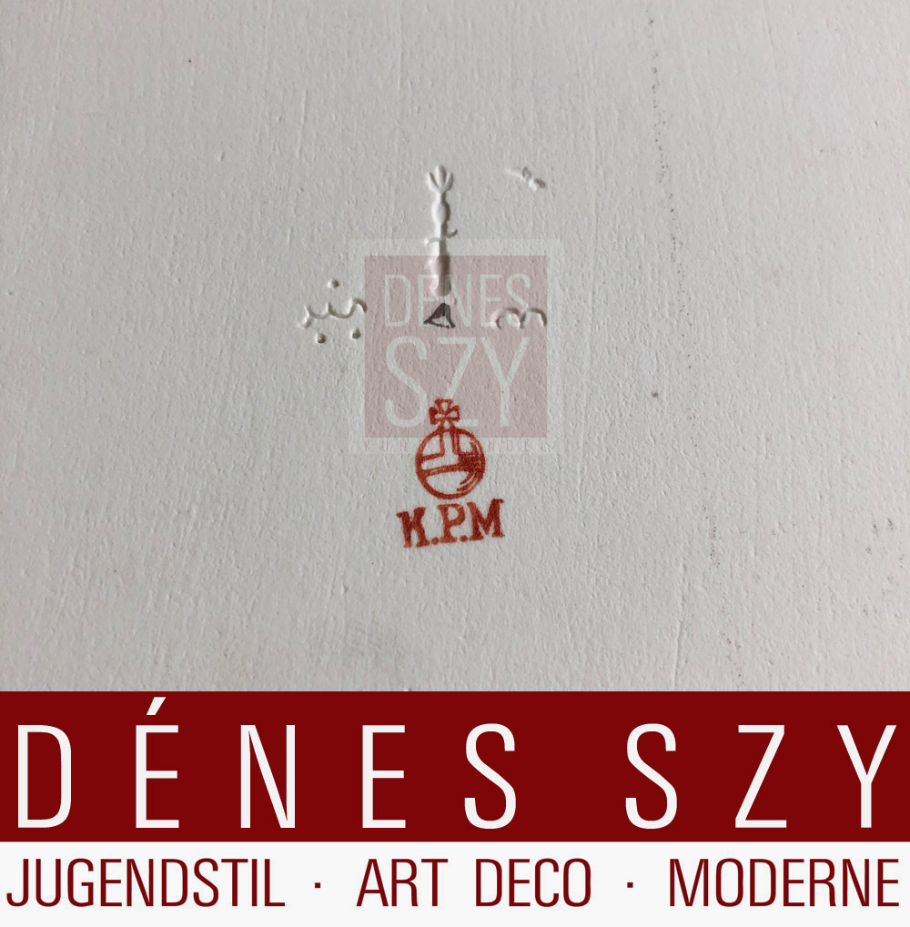 Vassoio quadrato, Forma HALLE, Hallesche Form bianco, Design: Marguerite Friedlaender Wildenhain 1930, Esecuzione: KPM Berlino 1936, Germania, porcellana