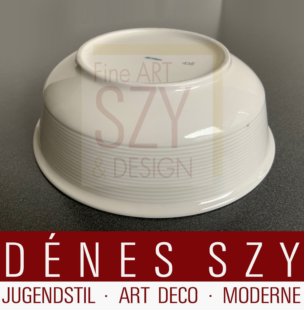 Ciotola da portata rotonda Bauhaus del servizio da tavola in porcellana Halle / Burg Giebichenstein in bianco sporco, Design: Marguerite Friedlaender 1930/31, Esecuzione: StPM Staatliche Porzellan Manufaktur Berlin, Germania