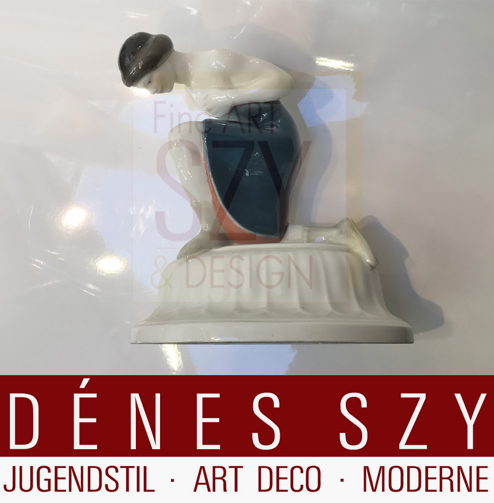 Curdo inginocchiato, Figura di porcellana del Corteo nuziale di Amberg, Design: Adolph Amberg 1904-10, Esecuzione: manifattura delle poercellane Berlino - KPM, 1914-18