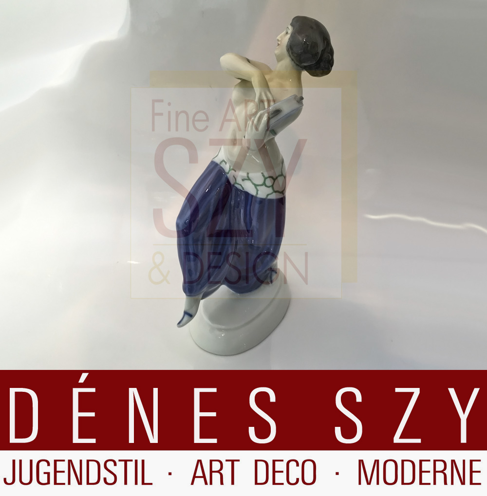 La persiana con tamburello, figura in porcellana di KPM Berlino