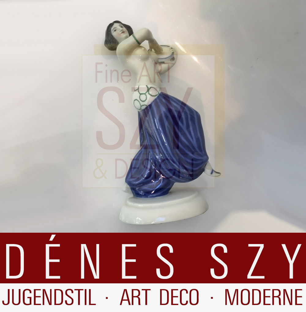 La persiana con tamburello, figura in porcellana di KPM Berlino