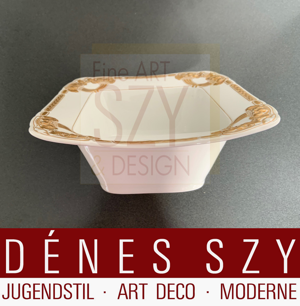 Ciotola Carré con pittura in oro, Design: Theodor H. Schmuz-Baudiss 1912, Modello: Ceres, il servizio Ceres è stato progettato per il 150° anniversario di KPM nel 1913, Esecuzione: Royal KPM Berlin 1914-18, Germania